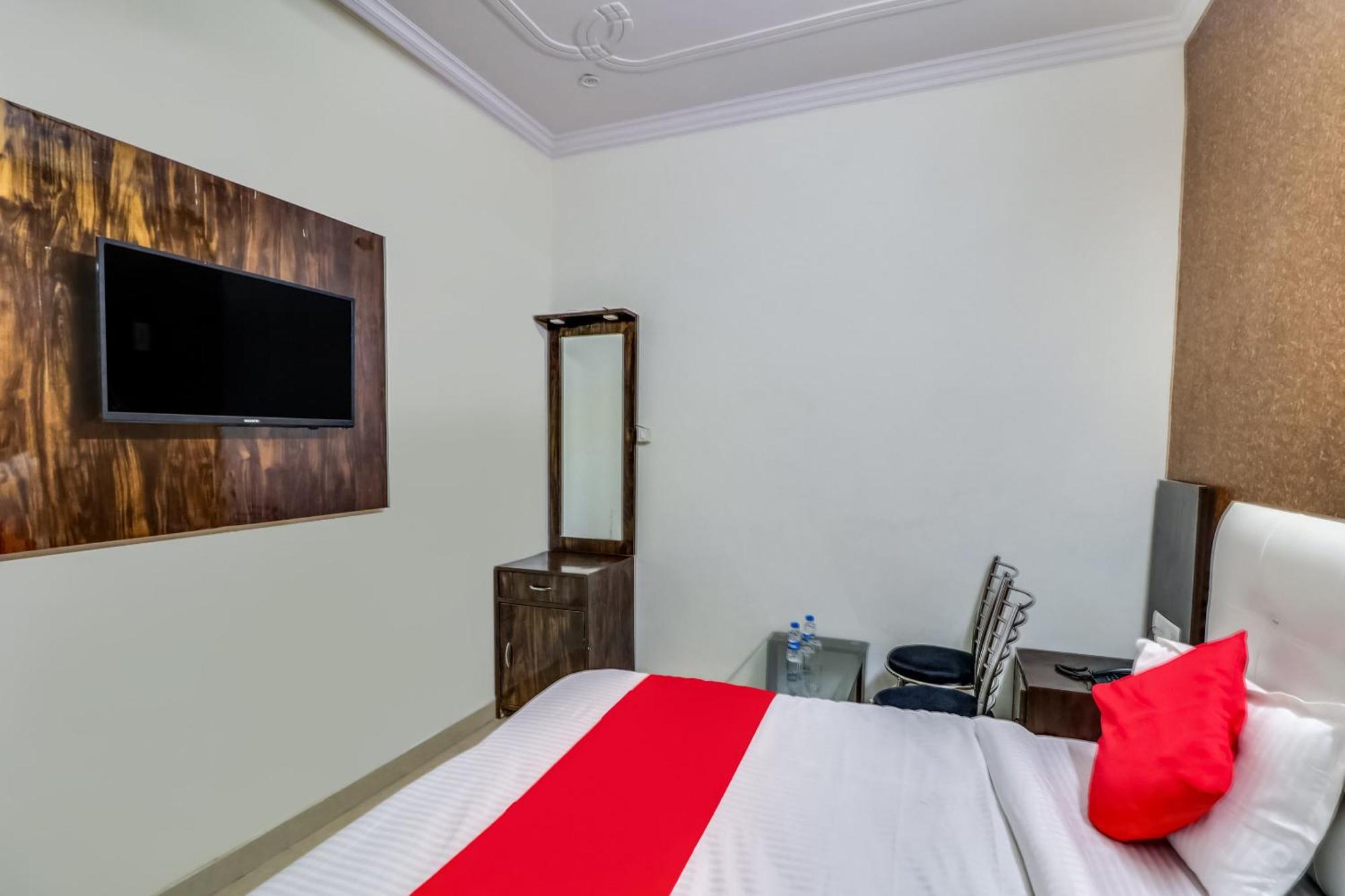 Hotel O Rodstar Chinhat Εξωτερικό φωτογραφία