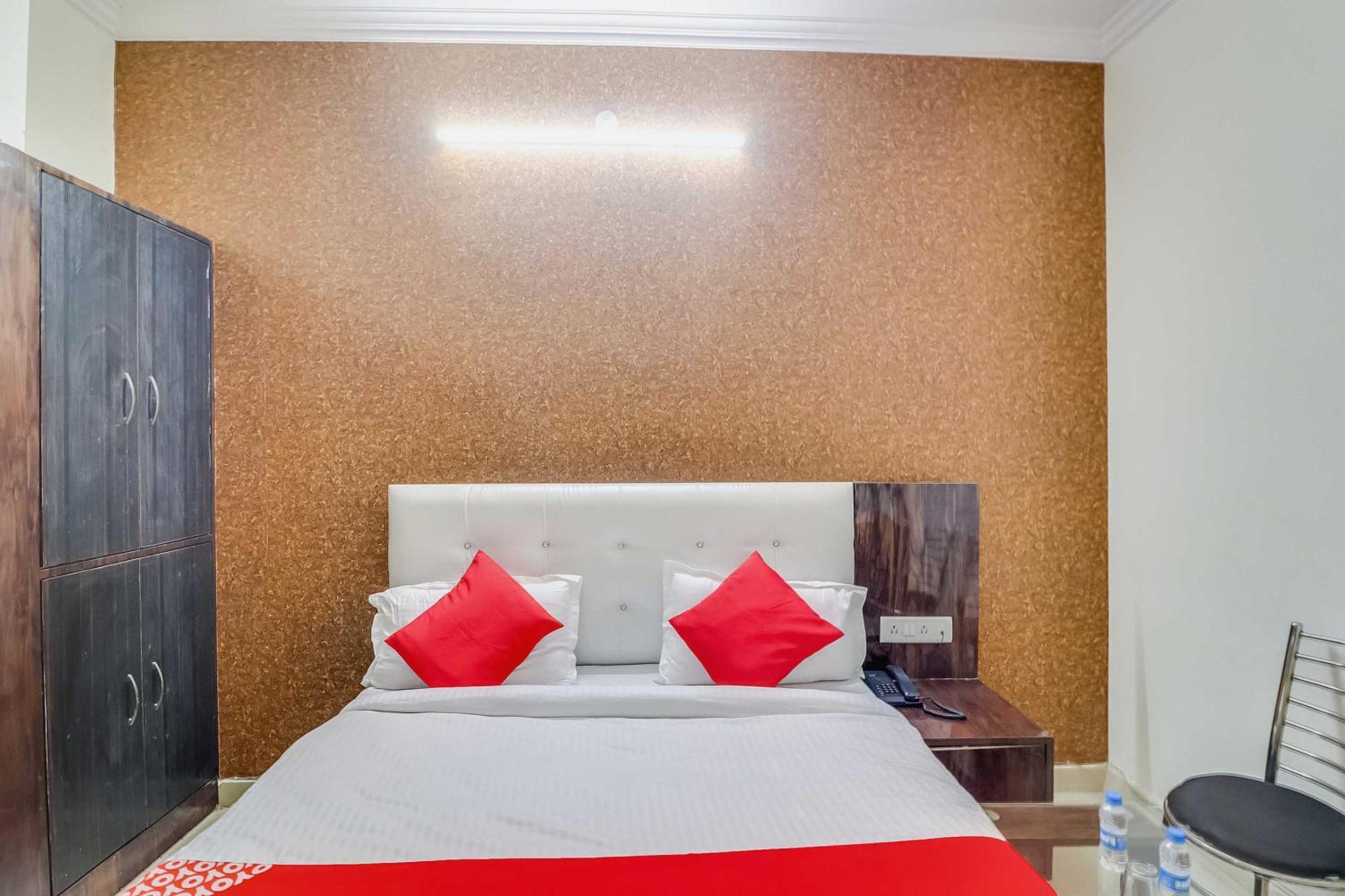 Hotel O Rodstar Chinhat Εξωτερικό φωτογραφία